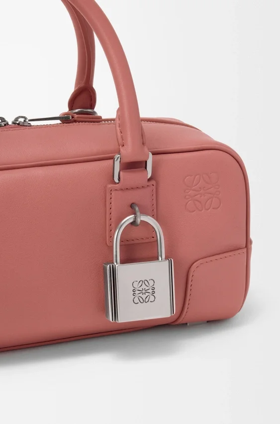 Torba Amazona 23 w wersji skróconej z błyszczącej skóry cielęcej Torba Amazona 23 w wersji skróconej z błyszczącej skóry cielęcej