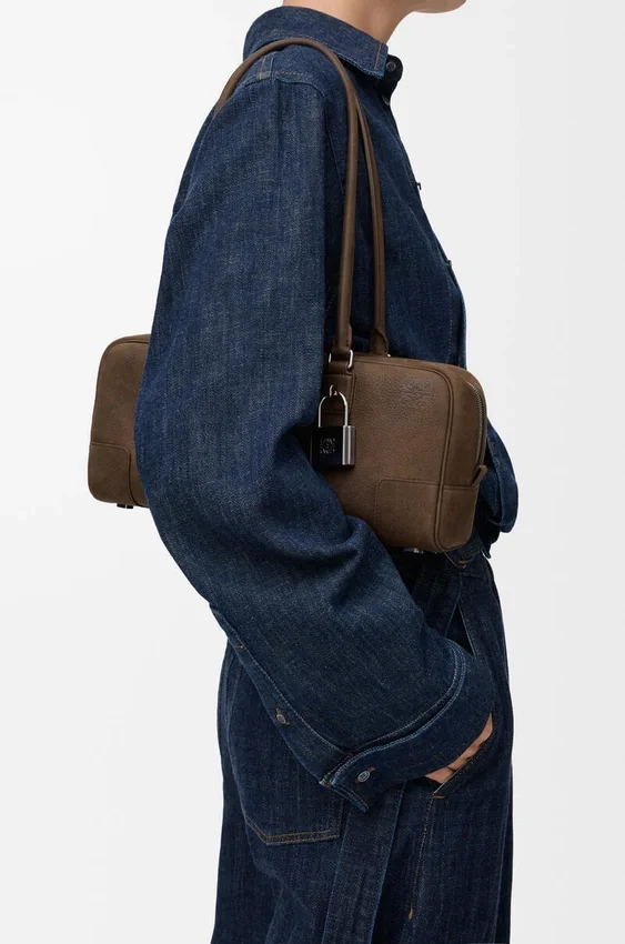Torba Amazona 31 w wersji skróconej z ziarnistego nubuku Torba Amazona 31 w wersji skróconej z ziarnistego nubuku