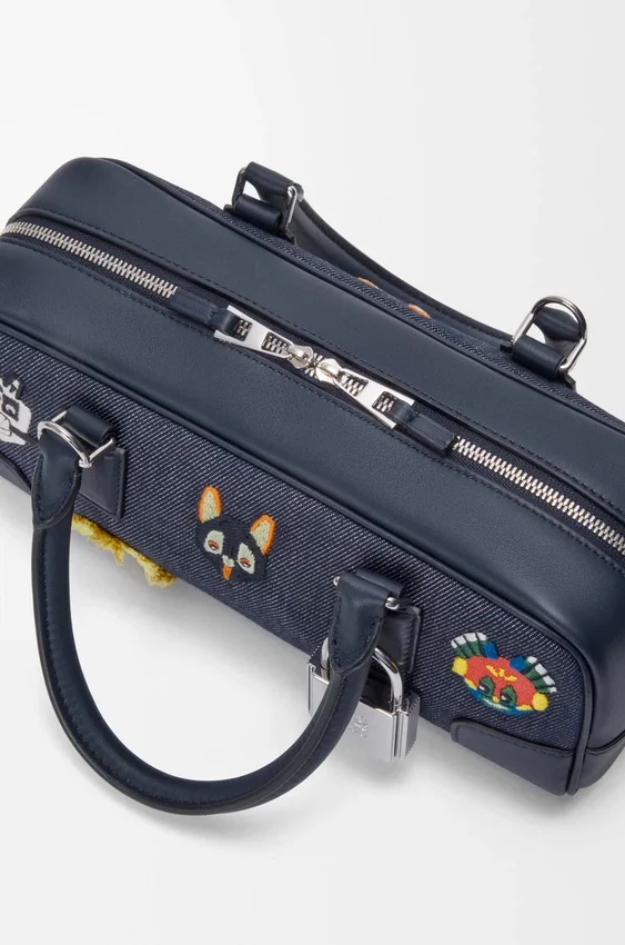 Torba Cats Amazona 23 w wersji skróconej z haftowanego dżinsu Torba Cats Amazona 23 w wersji skróconej z haftowanego dżinsu