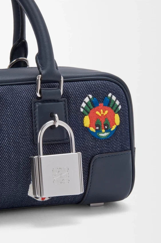 Torba Cats Amazona 23 w wersji skróconej z haftowanego dżinsu Torba Cats Amazona 23 w wersji skróconej z haftowanego dżinsu