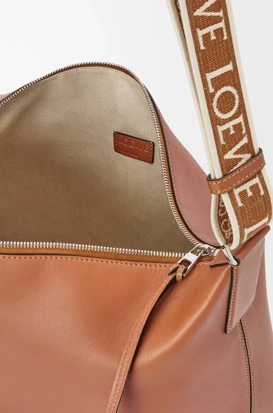 Torba Cubi Crossbody z miękkiej, gładkiej skóry cielęcej i żakardu Torba Cubi Crossbody z miękkiej, gładkiej skóry cielęcej i żakardu