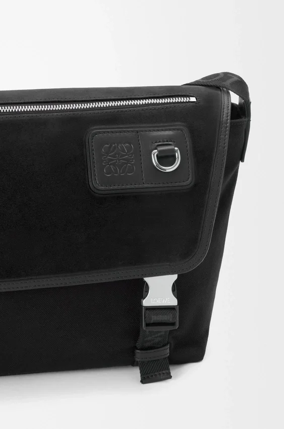 Torba Flex Messenger w rozmiarze średnim z płótna i zamszu Torba Flex Messenger w rozmiarze średnim z płótna i zamszu