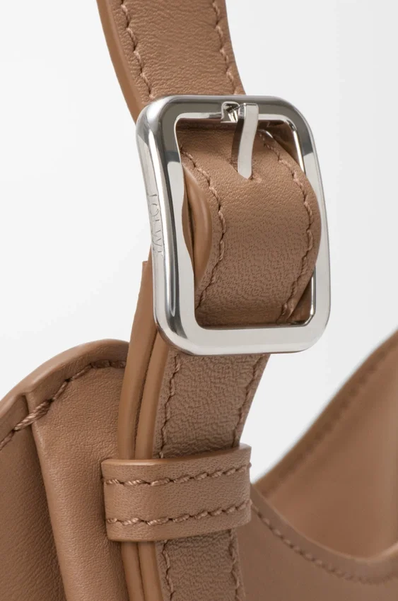 Torba „Hammock Flip” z klasycznej skóry cielęcej Torba „Hammock Flip” z klasycznej skóry cielęcej