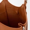Torba „Hammock Flip” z klasycznej skóry cielęcej Torba „Hammock Flip” z klasycznej skóry cielęcej
