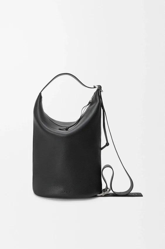 Torba Loop Bucket z miękkiej, ziarnistej skóry cielęcej Torba Loop Bucket z miękkiej, ziarnistej skóry cielęcej