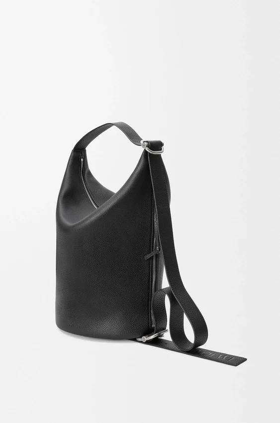 Torba Loop Bucket z miękkiej, ziarnistej skóry cielęcej Torba Loop Bucket z miękkiej, ziarnistej skóry cielęcej