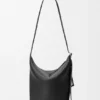 Torba Loop Bucket z miękkiej, ziarnistej skóry cielęcej Torba Loop Bucket z miękkiej, ziarnistej skóry cielęcej