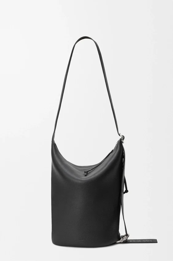 Torba Loop Bucket z miękkiej, ziarnistej skóry cielęcej Torba Loop Bucket z miękkiej, ziarnistej skóry cielęcej