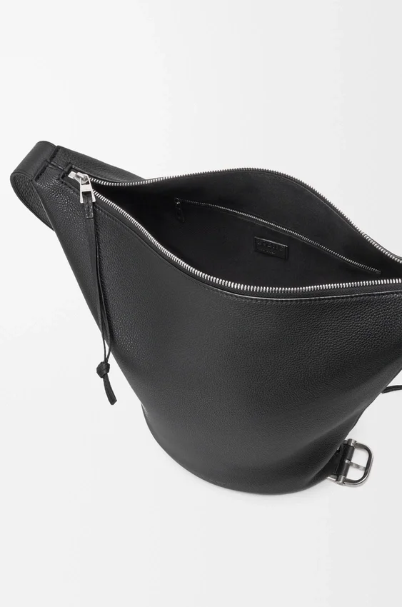 Torba Loop Bucket z miękkiej, ziarnistej skóry cielęcej Torba Loop Bucket z miękkiej, ziarnistej skóry cielęcej