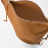 Torba „Loop Bucket” z zamszowej skóry cielęcej Torba „Loop Bucket” z zamszowej skóry cielęcej