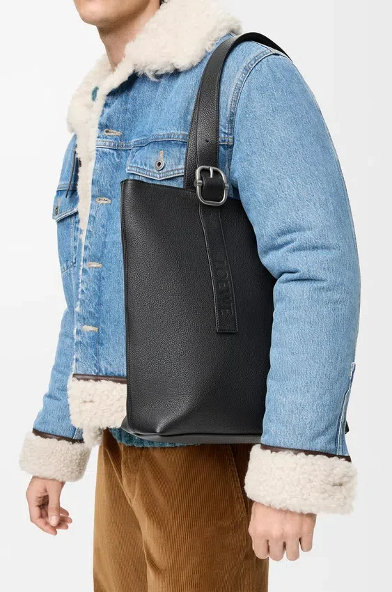 Torba „Loop Zipped Tote” z miękkiej skóry cielęcej o ziarnistej fakturze Torba „Loop Zipped Tote” z miękkiej skóry cielęcej o ziarnistej fakturze