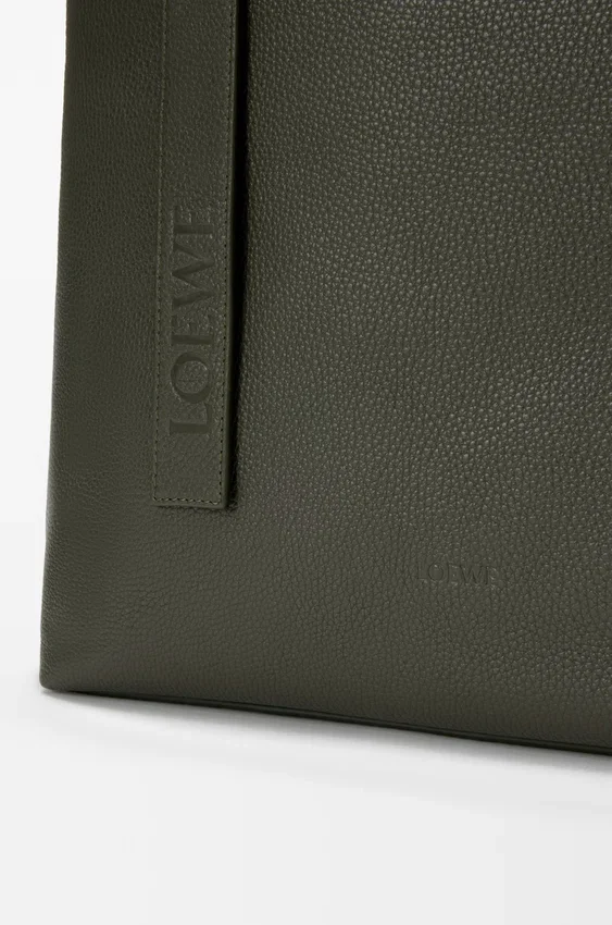 Torba „Loop Zipped Tote” z miękkiej skóry cielęcej o ziarnistej fakturze Torba „Loop Zipped Tote” z miękkiej skóry cielęcej o ziarnistej fakturze