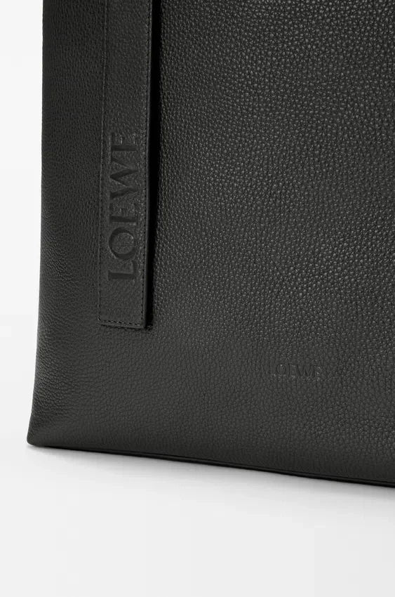Torba „Loop Zipped Tote” z miękkiej skóry cielęcej o ziarnistej fakturze Torba „Loop Zipped Tote” z miękkiej skóry cielęcej o ziarnistej fakturze