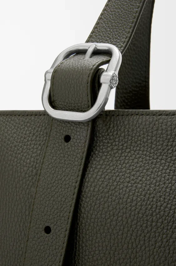 Torba „Loop Zipped Tote” z miękkiej skóry cielęcej o ziarnistej fakturze Torba „Loop Zipped Tote” z miękkiej skóry cielęcej o ziarnistej fakturze