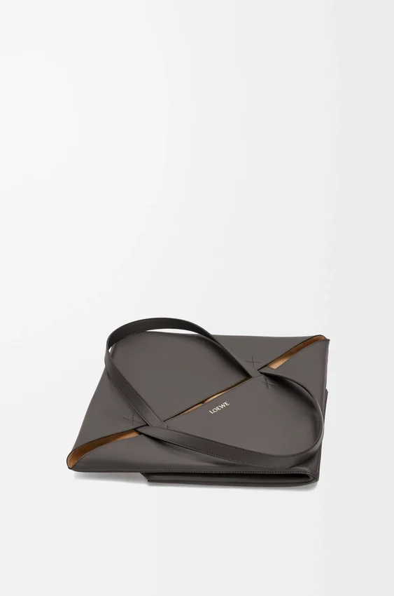 Torba Puzzle Fold XL z błyszczącej skóry cielęcej Torba Puzzle Fold XL z błyszczącej skóry cielęcej
