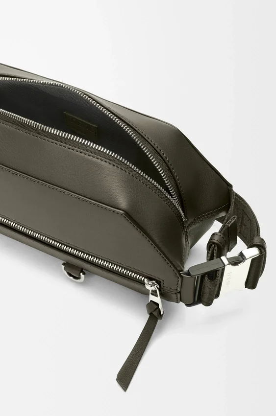 Torba typu „Convertible Sling” z klasycznej skóry cielęcej Torba typu „Convertible Sling” z klasycznej skóry cielęcej