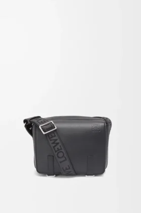 Torba typu military messenger XS z miękkiej, gładkiej skóry cielęcej i żakardu