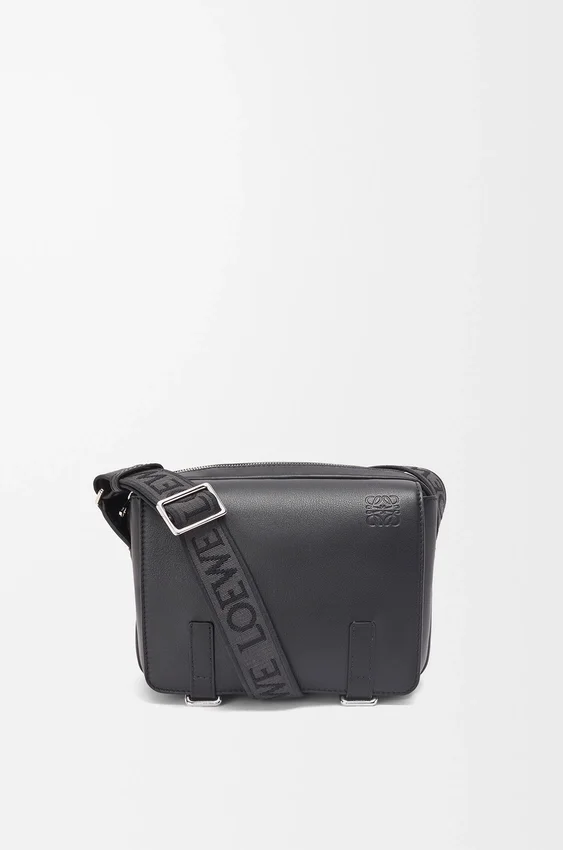 Torba typu military messenger XS z miękkiej, gładkiej skóry cielęcej i żakardu Torba typu military messenger XS z miękkiej, gładkiej skóry cielęcej i żakardu