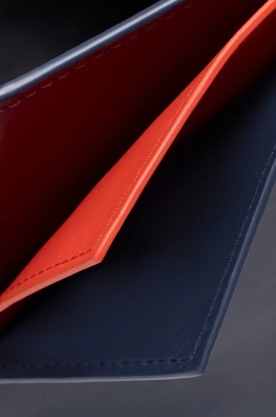 Wielowarstwowa torba „Hammock Flip” z klasycznej skóry cielęcej Wielowarstwowa torba „Hammock Flip” z klasycznej skóry cielęcej