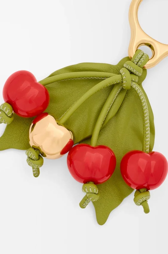 Zawieszka „Cherry” z klasycznej skóry cielęcej Zawieszka „Cherry” z klasycznej skóry cielęcej