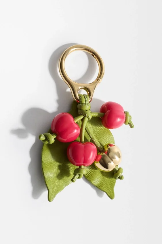 Zawieszka „Cherry” z klasycznej skóry cielęcej Zawieszka „Cherry” z klasycznej skóry cielęcej